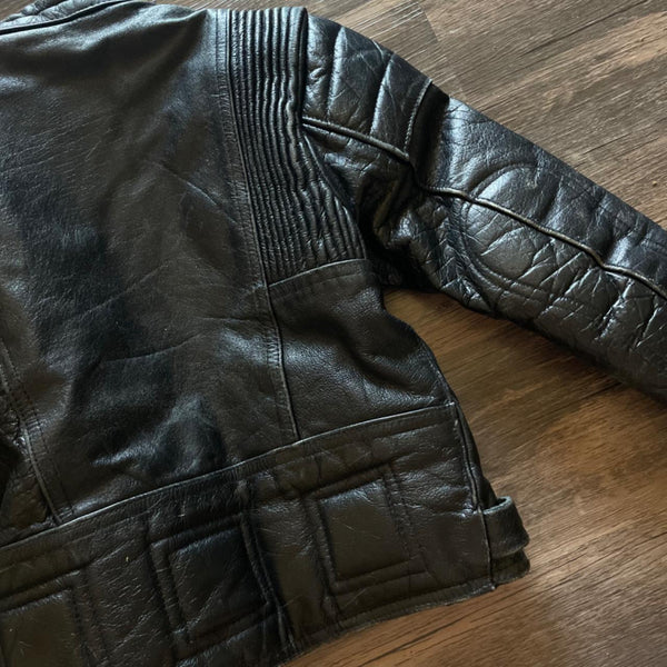 Sleek Vintage Leather Moto Jacket