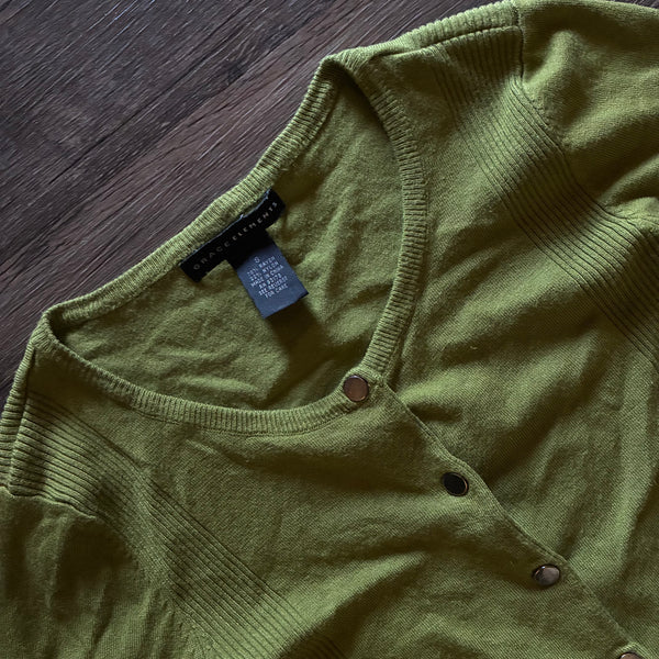 Chic Vintage Green Sweater